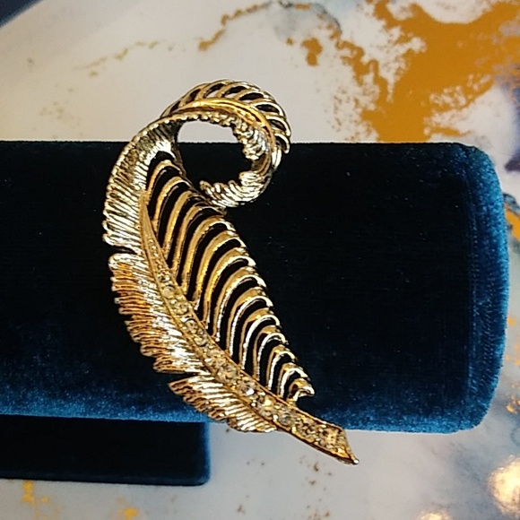 VTG Gold Tone Embellished Stament Leaf Brooch Pin - Picture 12 of 17